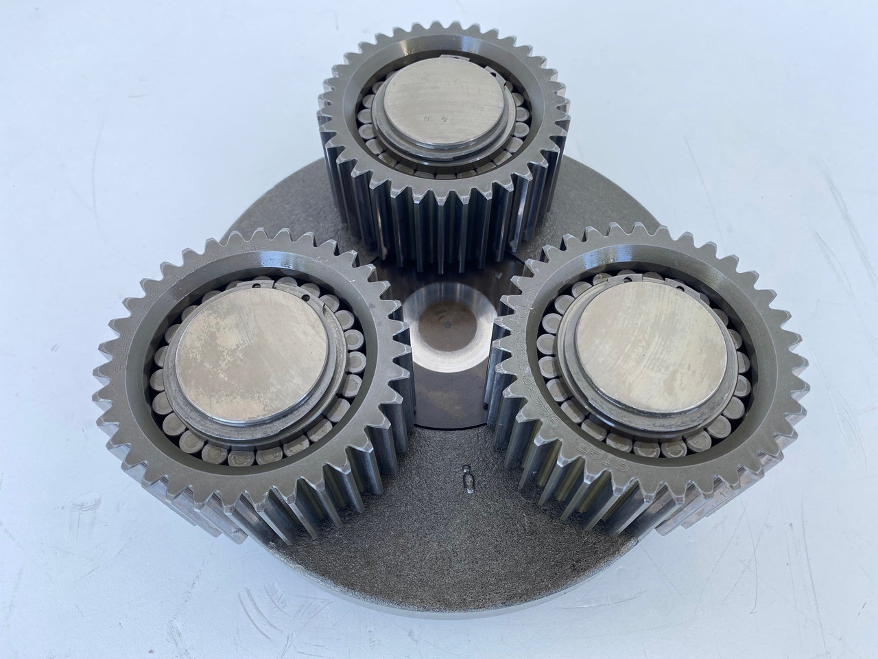 Liebherr Planetenträger ID-Nr.970559601 mit Planetenrad ID-Nr.944305703 - ID-Nr.90213986. A900,A904,A913 COMP,A914 COMP,A914,A916 COMP,A916,A918 COMP,A918,A920,A922 RAIL A924 RAIL,LH18,LH22,LH24,LH2 - Motor ayun untuk Peralatan konstruksi: gambar 1 Liebherr Planetenträger ID-Nr.970559601 mit Planetenrad ID-Nr.944305703 - ID-Nr.90213986. A900,A904,A913 COMP,A914 COMP,A914,A916 COMP,A916,A918 COMP,A918,A920,A922 RAIL A924 RAIL,LH18,LH22,LH24,LH2 - Motor ayun untuk Peralatan konstruksi: gambar 1