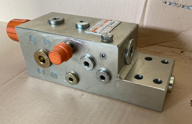 Liebherr Rohrbruchsicherung ID-Nr.5009808. - Katup hidrolik untuk Ekskavator perayap: gambar 2 Liebherr Rohrbruchsicherung ID-Nr.5009808. - Katup hidrolik untuk Ekskavator perayap: gambar 2