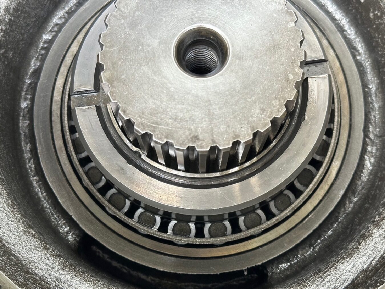 Motor ayun untuk Ekskavator Liebherr Schwenkantrieb SAT275/260-SAT275/261-SAT275/266.  ID-Nr.90207740-ID-Nr.90015894-ID-Nr.12480656-ID-Nr.90204878. LO1906,P926,R906,R916,R922,R924,R924COMP,,R924CT,R926,R930T.  #90204878.43199#: gambar 18
