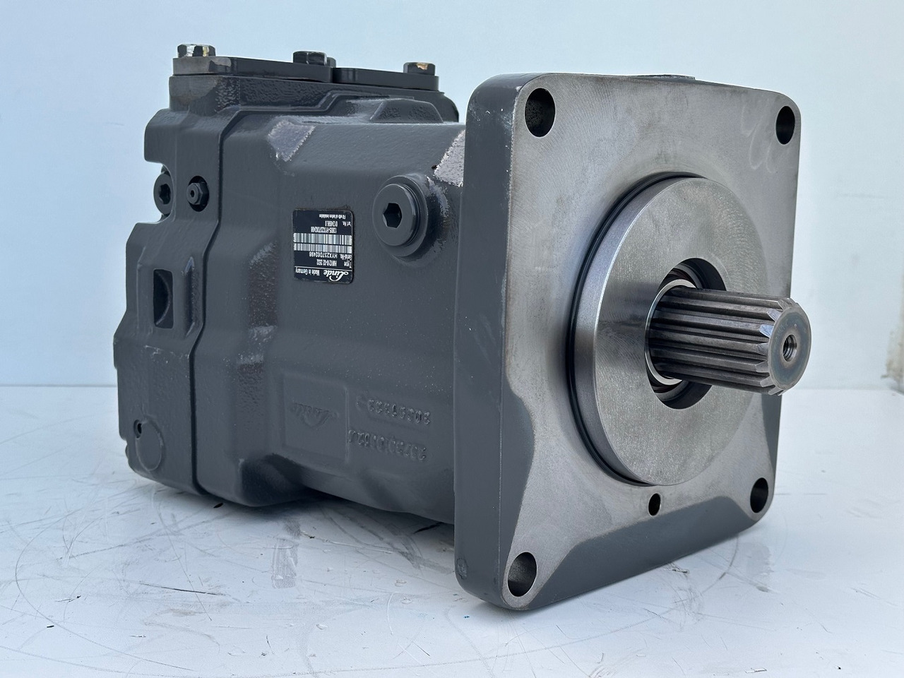 Linde Verstellmotor-Axialkolbenmotor Typ:HMV210-02 2532. #HMV210-02.2532# - Motor hidrolik: gambar 4 Linde Verstellmotor-Axialkolbenmotor Typ:HMV210-02 2532. #HMV210-02.2532# - Motor hidrolik: gambar 4