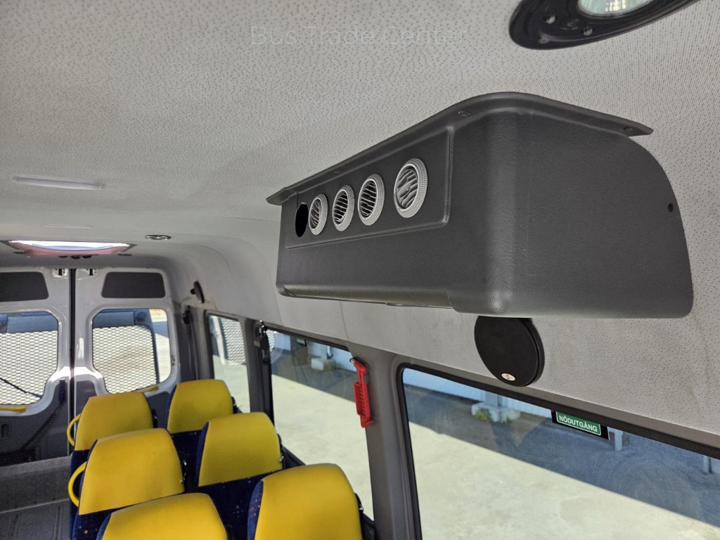 VOLKSWAGEN Crafter 50 LR // 3 units with lift - Bus mini, Van penumpang: gambar 5 VOLKSWAGEN Crafter 50 LR // 3 units with lift - Bus mini, Van penumpang: gambar 5