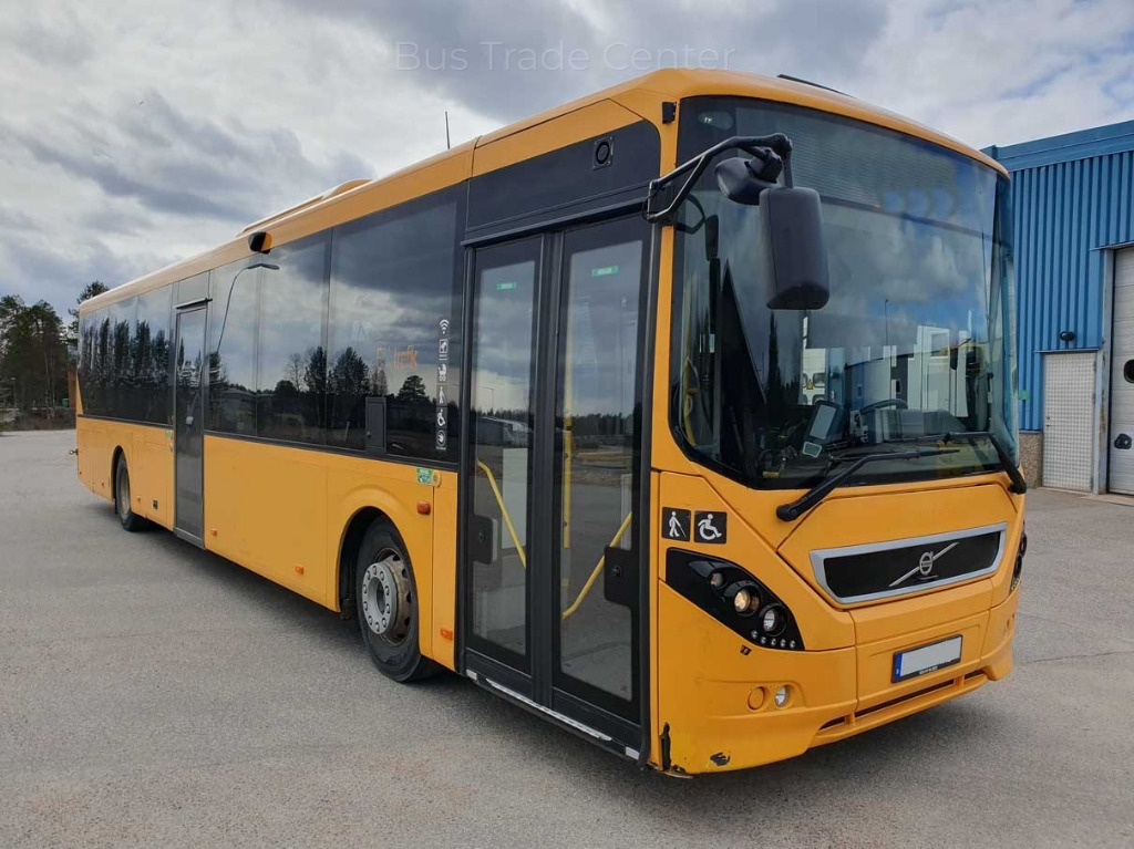 VOLVO 8900 B8RLE - Bus pinggiran kota: gambar 1 VOLVO 8900 B8RLE - Bus pinggiran kota: gambar 1