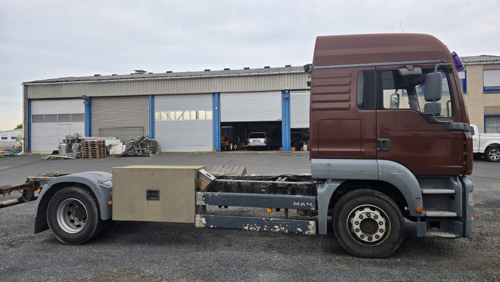 MAN TGA 18.430 4x2 (Nr. 6167) - Truk sasis: gambar 4 MAN TGA 18.430 4x2 (Nr. 6167) - Truk sasis: gambar 4