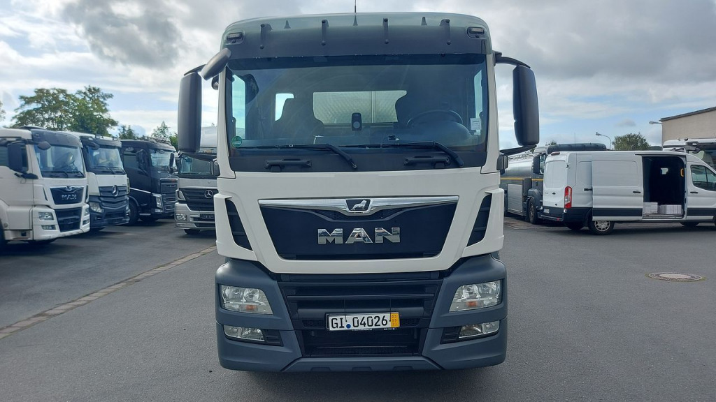 MAN TGS 26.420 6x2 geeignet zum Trinkwassertransport(Nr. 5577) - Truk tangki: gambar 5 MAN TGS 26.420 6x2 geeignet zum Trinkwassertransport(Nr. 5577) - Truk tangki: gambar 5