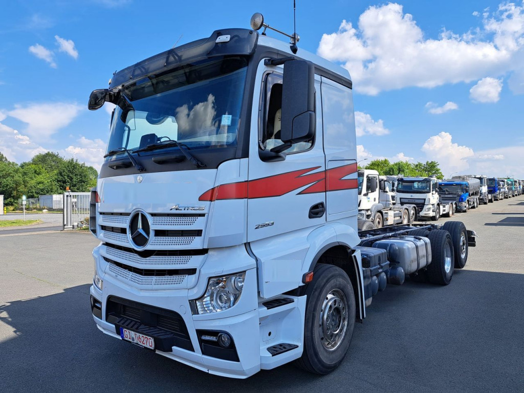 Mercedes Benz 2553 Actros 6x2  (Nr. 5804) - Truk sasis: gambar 2 Mercedes Benz 2553 Actros 6x2  (Nr. 5804) - Truk sasis: gambar 2