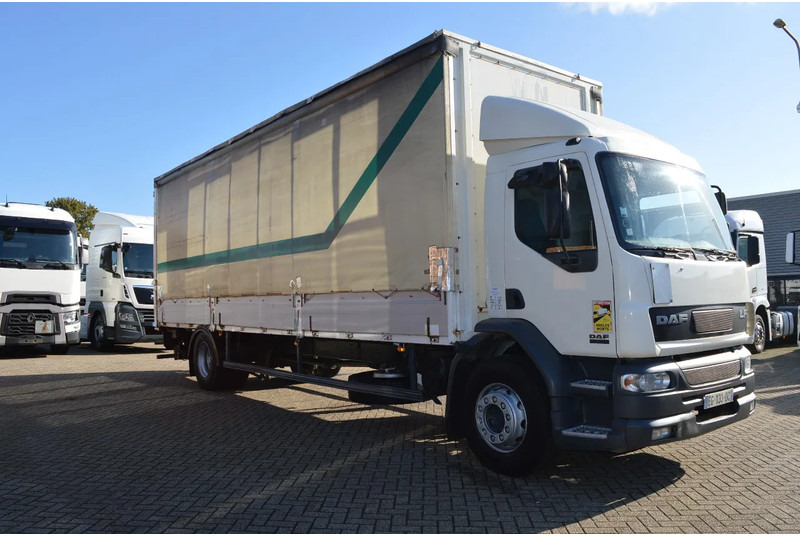 Truk dengan terpal samping DAF CF 250 * EURO3 * MANUAL * 4X2 *: gambar 8