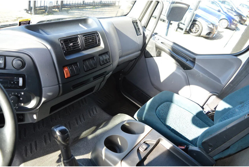 Truk dengan terpal samping DAF CF 250 * EURO3 * MANUAL * 4X2 *: gambar 16