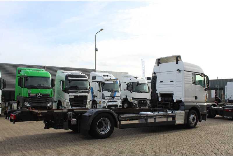 MAN TGX 18.430 * EURO6 * 4X2 * - Truk sasis: gambar 4 MAN TGX 18.430 * EURO6 * 4X2 * - Truk sasis: gambar 4