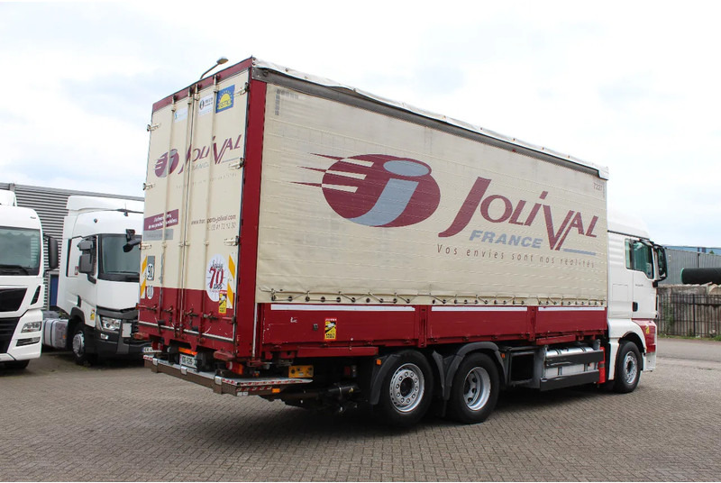 MAN TGX 26.440 * EURO5 * 6X2 * LIFT AXLE * - Truk dengan terpal samping: gambar 4 MAN TGX 26.440 * EURO5 * 6X2 * LIFT AXLE * - Truk dengan terpal samping: gambar 4