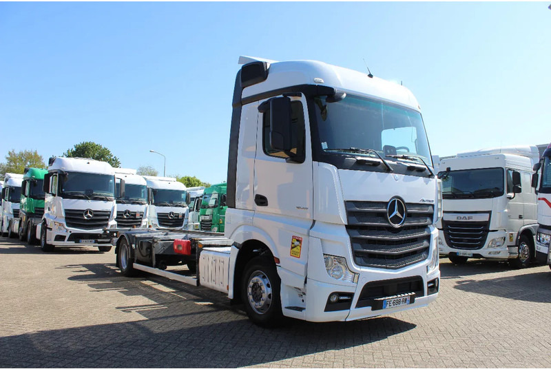 Mercedes-Benz Actros 1845 * EURO6 * 4X2 * BDF * - Truk sasis: gambar 4 Mercedes-Benz Actros 1845 * EURO6 * 4X2 * BDF * - Truk sasis: gambar 4