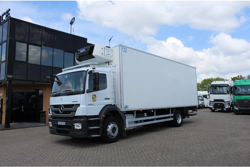 Mercedes-Benz Axor 1824 * EURO5 * 4X2 * CARRIER SUPRA 850 * MANUAL * only 100tkm!!! * - Truk berpendingin: gambar 1 Mercedes-Benz Axor 1824 * EURO5 * 4X2 * CARRIER SUPRA 850 * MANUAL * only 100tkm!!! * - Truk berpendingin: gambar 1