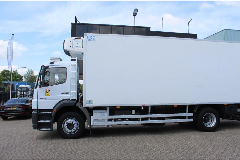 Mercedes-Benz Axor 1824 * EURO5 * 4X2 * CARRIER SUPRA 850 * MANUAL * only 100tkm!!! * - Truk berpendingin: gambar 2 Mercedes-Benz Axor 1824 * EURO5 * 4X2 * CARRIER SUPRA 850 * MANUAL * only 100tkm!!! * - Truk berpendingin: gambar 2