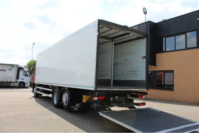 Renault D * WIDE 26 * CARRIER * 6X2 LIFT * - Truk berpendingin: gambar 4 Renault D * WIDE 26 * CARRIER * 6X2 LIFT * - Truk berpendingin: gambar 4
