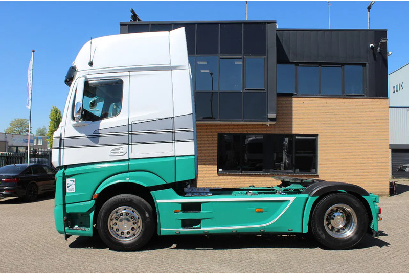 Mercedes-Benz Actros 1845 * EURO6 * 4X2 * 2 TANK * - Tractor head: gambar 2 Mercedes-Benz Actros 1845 * EURO6 * 4X2 * 2 TANK * - Tractor head: gambar 2