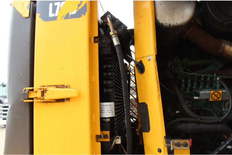 Wheel loader Volvo L70D: gambar 14