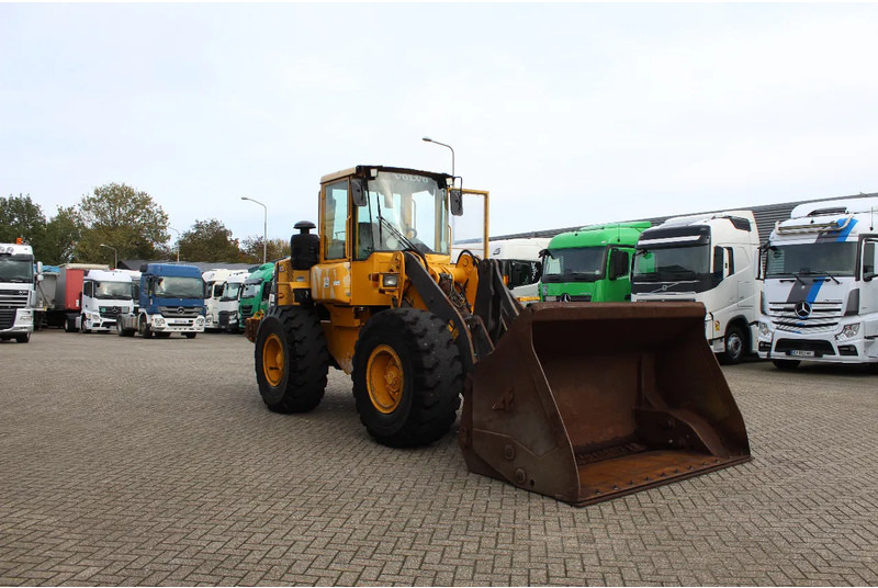 Volvo L70D - Wheel loader: gambar 5 Volvo L70D - Wheel loader: gambar 5