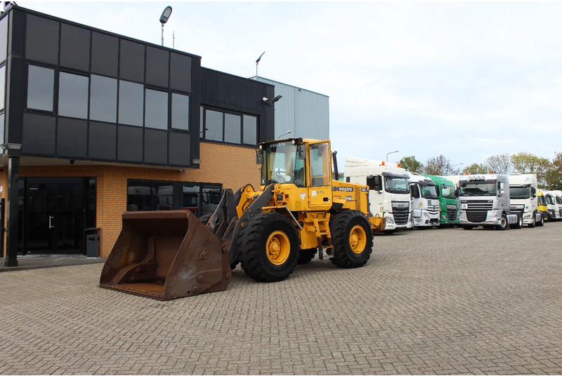 Volvo L70D - Wheel loader: gambar 1 Volvo L70D - Wheel loader: gambar 1