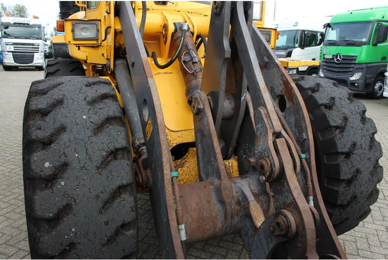 Wheel loader Volvo L70D: gambar 8