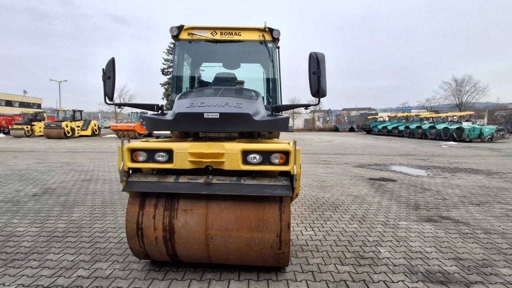 Bomag BW 154 AP-4i - Roller jalan: gambar 2 Bomag BW 154 AP-4i - Roller jalan: gambar 2