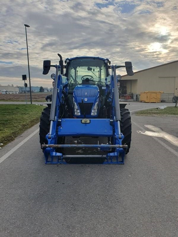 New Holland T 5.115 - Traktor: gambar 3 New Holland T 5.115 - Traktor: gambar 3