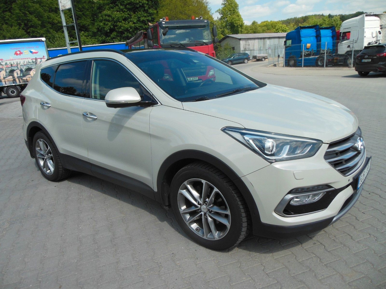 Hyundai Santa Fe 2,2 CRDi, 4WD, Automatic, Leder, Panora - Mobil SUV: gambar 2 Hyundai Santa Fe 2,2 CRDi, 4WD, Automatic, Leder, Panora - Mobil SUV: gambar 2