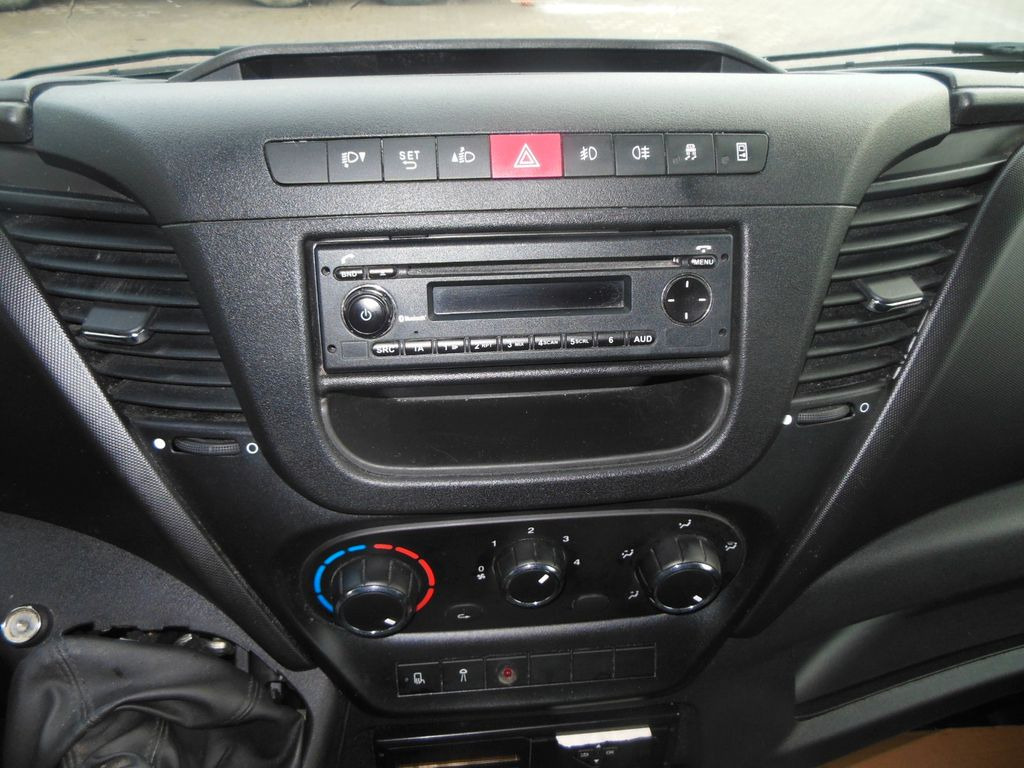 Van box Iveco DAILY 60C15: gambar 20