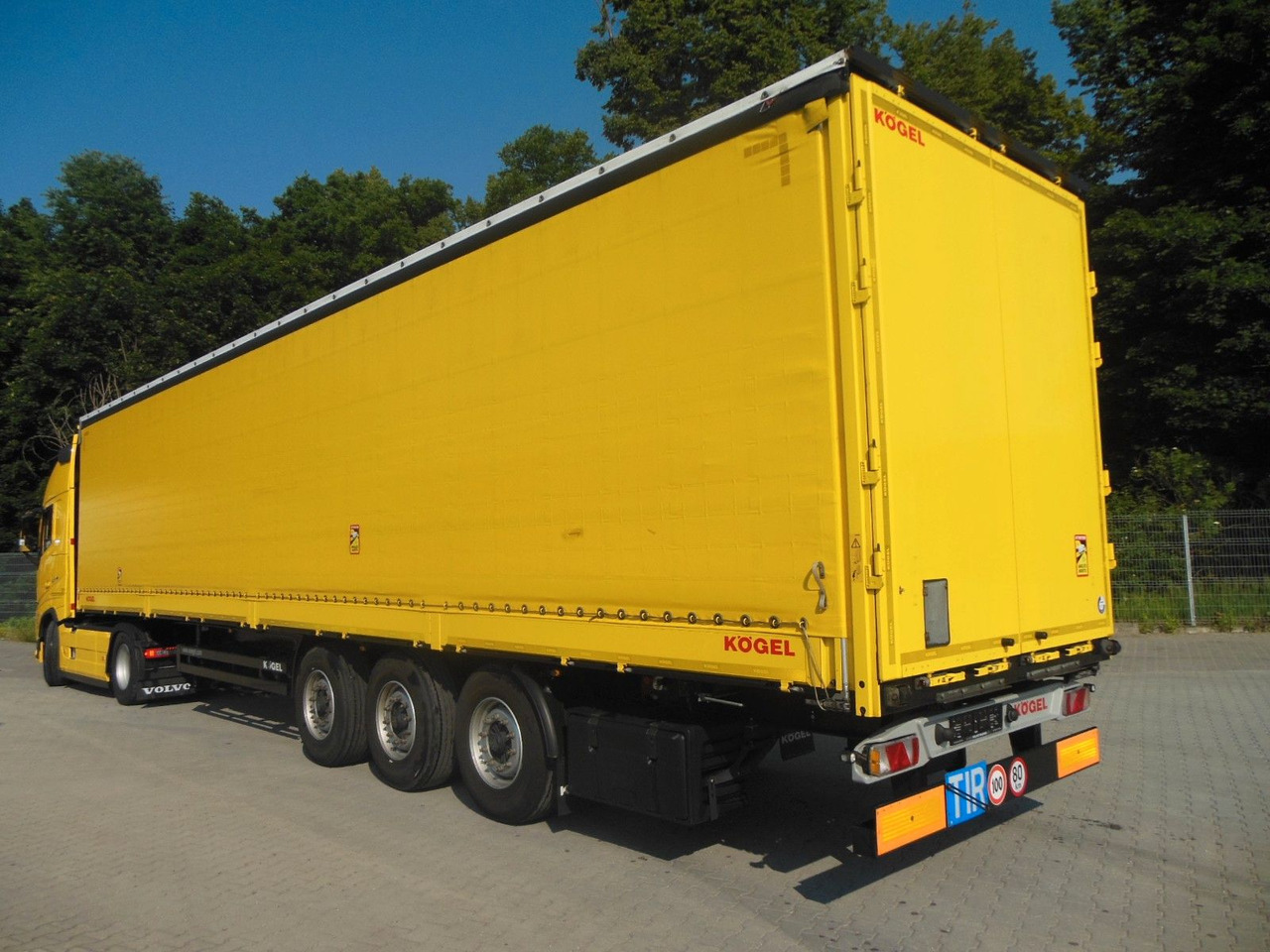 Kögel SN 24, BORDWÄNDE 700 MM, HUBDACH!!! TOP - Semi-trailer dengan terpal samping: gambar 4 Kögel SN 24, BORDWÄNDE 700 MM, HUBDACH!!! TOP - Semi-trailer dengan terpal samping: gambar 4