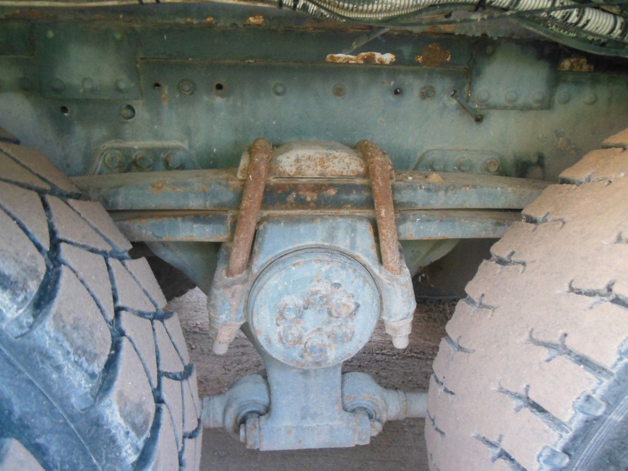 MAN TGA 35.410, 8X4, MIX + PUMPE 24M - Truk pengaduk beton: gambar 5 MAN TGA 35.410, 8X4, MIX + PUMPE 24M - Truk pengaduk beton: gambar 5