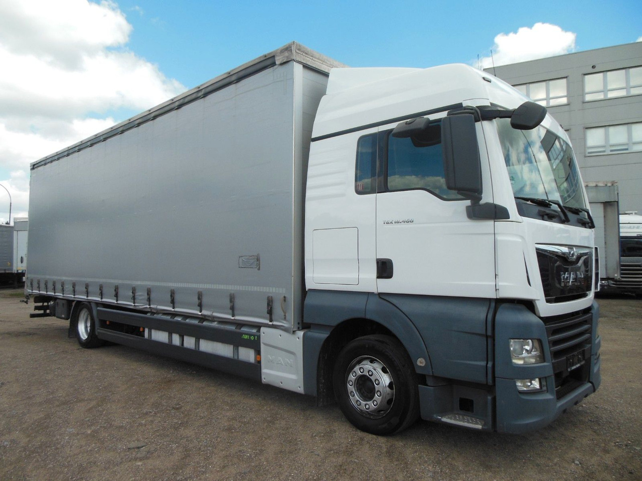 MAN TGX 18.460, XLX, VOLL LUFT, PRITSCHE 9,2M, TOP!! - Truk dengan terpal samping: gambar 2 MAN TGX 18.460, XLX, VOLL LUFT, PRITSCHE 9,2M, TOP!! - Truk dengan terpal samping: gambar 2