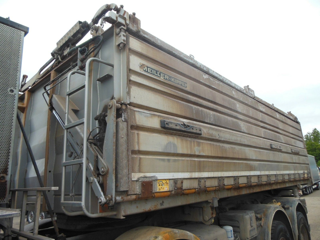 Mercedes-Benz ACTROS 4144, 8X6, 3 PEDALE, MEILLER, BODRMATIC - Truk jungkit: gambar 5 Mercedes-Benz ACTROS 4144, 8X6, 3 PEDALE, MEILLER, BODRMATIC - Truk jungkit: gambar 5