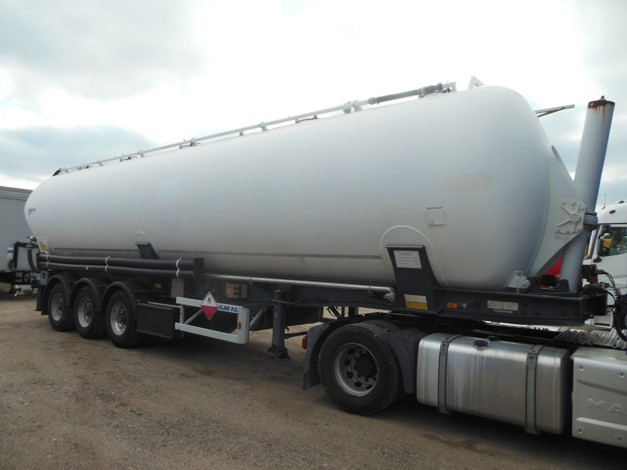 O.ME.P.S. CR 60, ADR, 60.000L - Semi trailer silo: gambar 2 O.ME.P.S. CR 60, ADR, 60.000L - Semi trailer silo: gambar 2