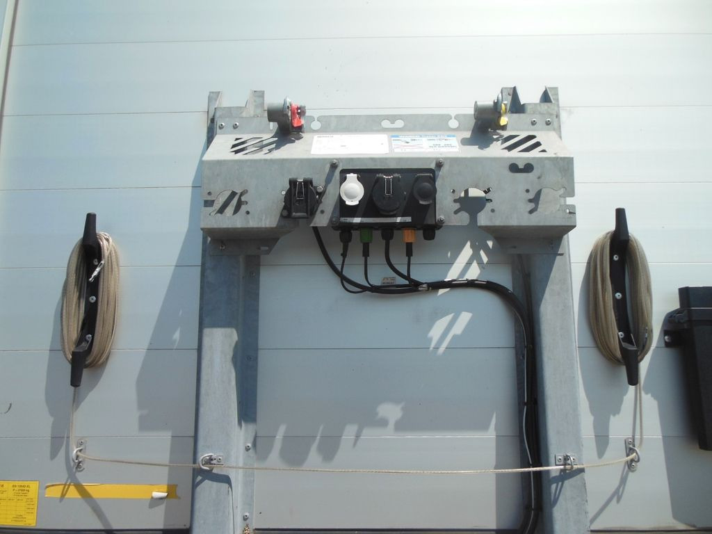 Semi-trailer dengan terpal samping Schwarzmüller S1, BORDWÄNDE, PALETTEN BOX, LIFT ACHSE, TOP!!!: gambar 19