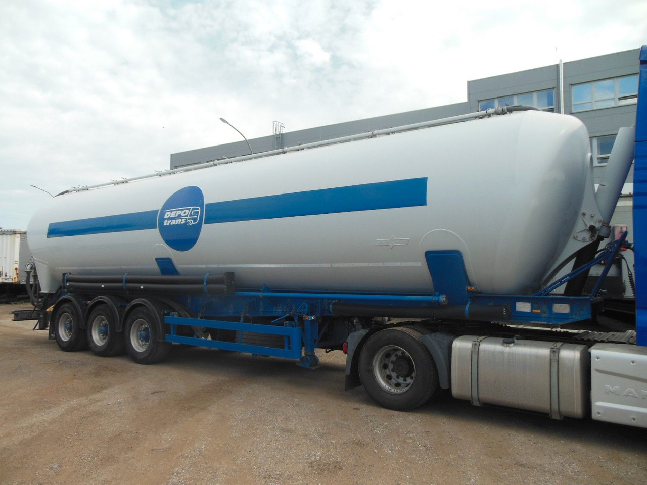 Spitzer SK 2460 CAL, 60.000 L - Semi trailer silo: gambar 2 Spitzer SK 2460 CAL, 60.000 L - Semi trailer silo: gambar 2