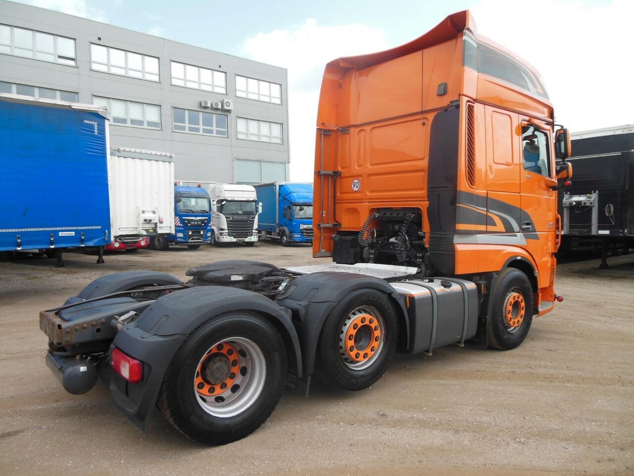 DAF XF 106.460 SSC,6X2,RETARDER,LIFT+LENK ACHSE,TOP! - Tractor head: gambar 3 DAF XF 106.460 SSC,6X2,RETARDER,LIFT+LENK ACHSE,TOP! - Tractor head: gambar 3
