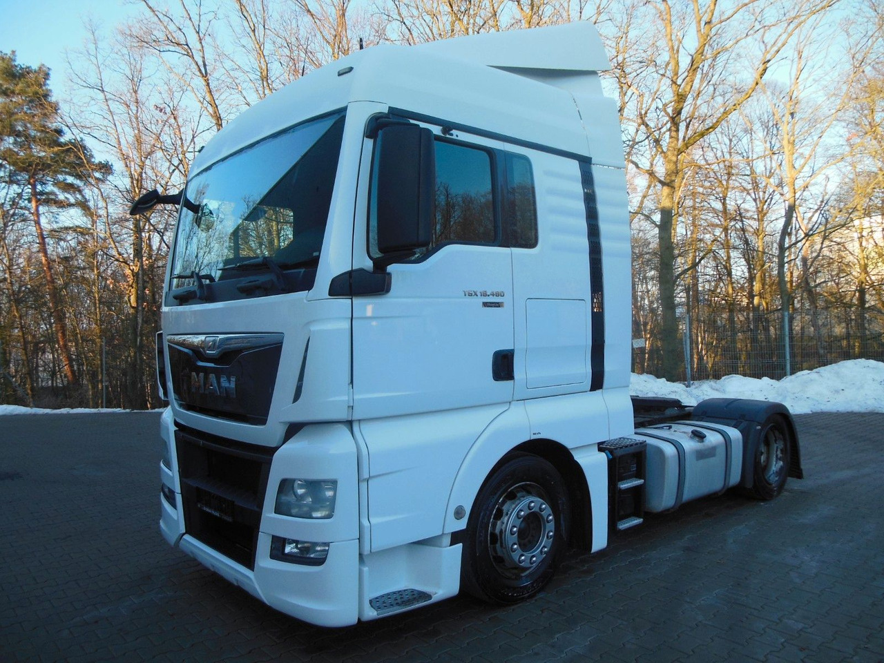MAN TGX 18.480 LLS-U, LOWDECK + KRONE MEGA MAN TGX 18.480 LLS-U, LOWDECK - Tractor head: gambar 1 MAN TGX 18.480 LLS-U, LOWDECK + KRONE MEGA MAN TGX 18.480 LLS-U, LOWDECK - Tractor head: gambar 1