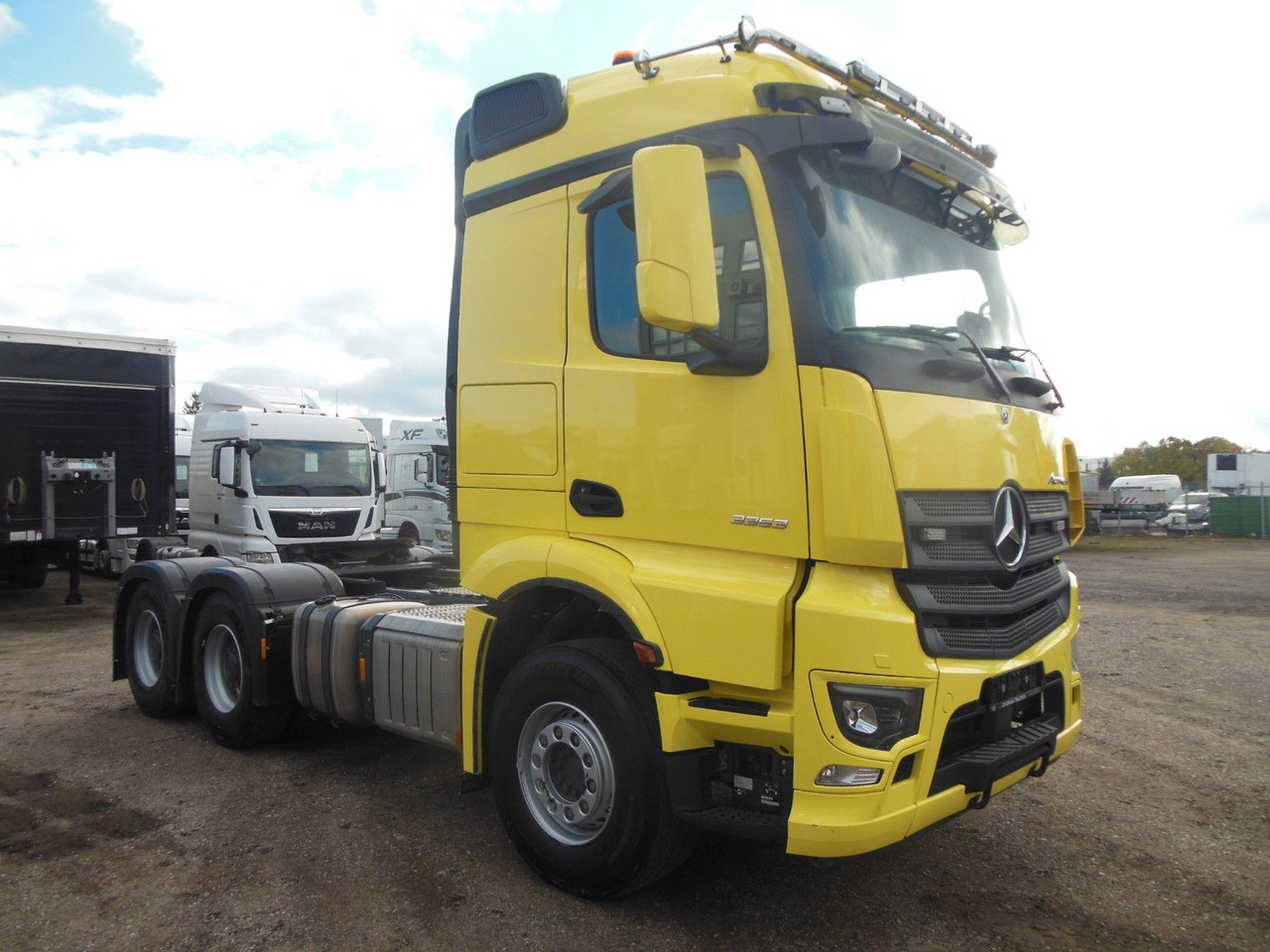 Mercedes-Benz ACTROS 3353, 6X4, 120.000 KG, TRK, 4 STÜCKS, - Tractor head: gambar 2 Mercedes-Benz ACTROS 3353, 6X4, 120.000 KG, TRK, 4 STÜCKS, - Tractor head: gambar 2