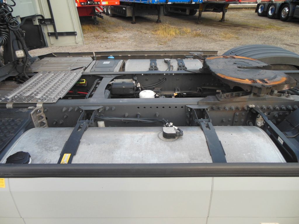 Volvo FH 13/460 TURBO COMPOUND,I-SAVE,I-PARK COOL,TOP Volvo FH 13/460 TURBO COMPOUND,I-SAVE,I-PARK COOL,TOP - Tractor head: gambar 5 Volvo FH 13/460 TURBO COMPOUND,I-SAVE,I-PARK COOL,TOP Volvo FH 13/460 TURBO COMPOUND,I-SAVE,I-PARK COOL,TOP - Tractor head: gambar 5