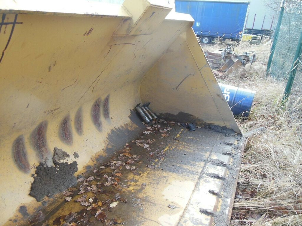 Volvo L120 - Schaufel 3,8m3 Volvo L120 - Schaufel 3,8m3 - Ember loader: gambar 4 Volvo L120 - Schaufel 3,8m3 Volvo L120 - Schaufel 3,8m3 - Ember loader: gambar 4