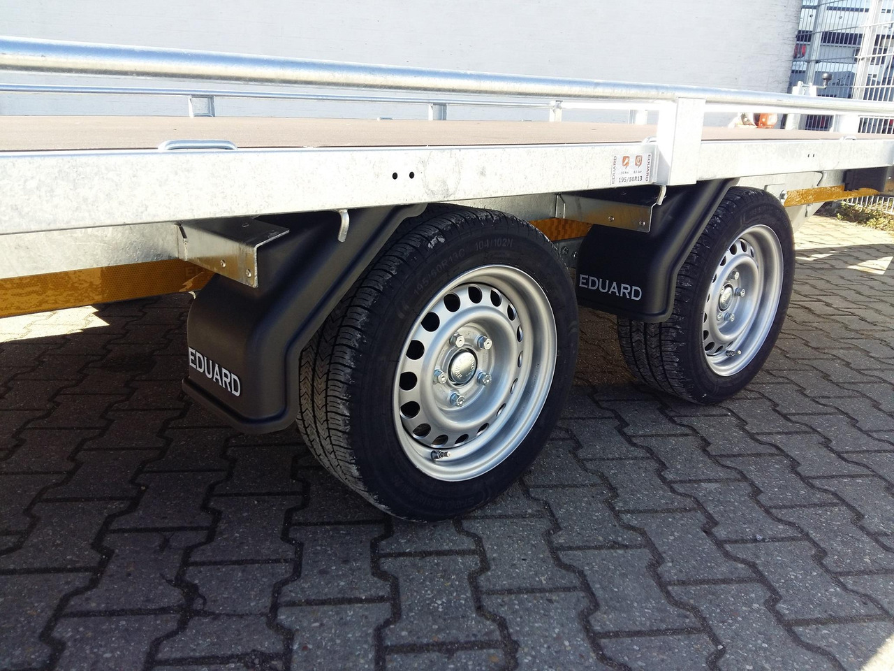 Auto Transporter Atlas 406x200cm Reling Winde Rampen 13" niedrig Fahrwerk (XL) 2700kg Modell 2024 - Trailer flatbed: gambar 1 Auto Transporter Atlas 406x200cm Reling Winde Rampen 13" niedrig Fahrwerk (XL) 2700kg Modell 2024 - Trailer flatbed: gambar 1