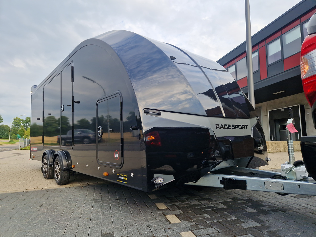 Trailer autotransporter BJT Race Sport 550x210x188cm blackline E Winde Kamera 3500kg: gambar 15