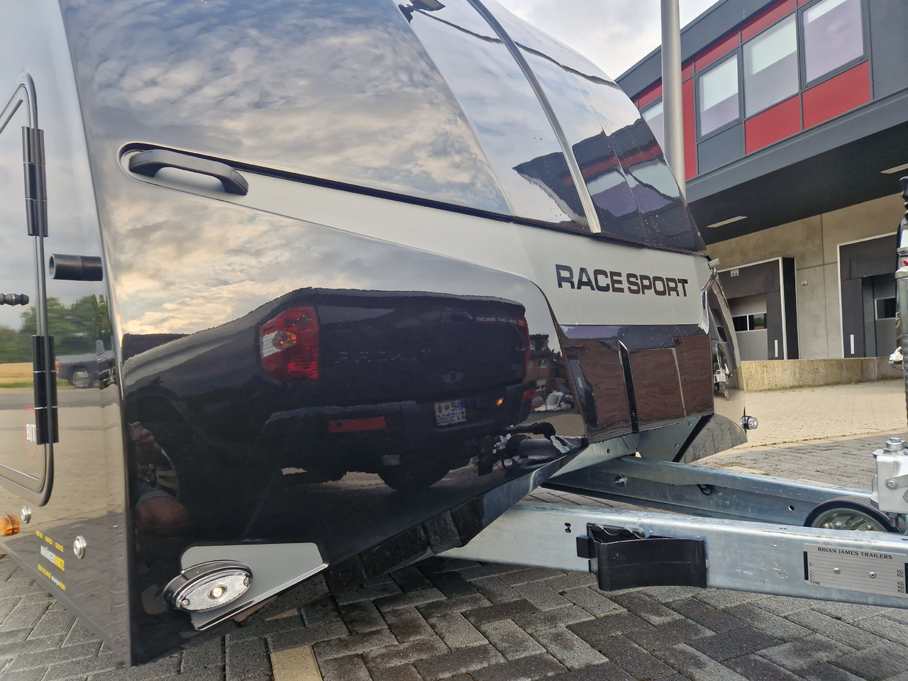 Trailer autotransporter BJT Race Sport 550x210x188cm blackline E Winde Kamera 3500kg: gambar 17