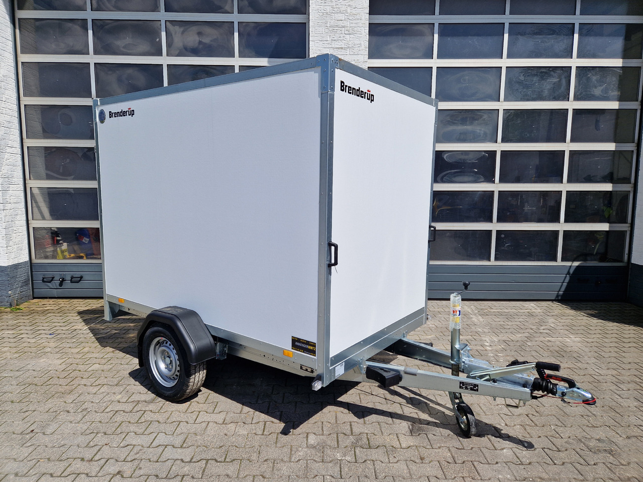 Trailer kotak tertutup Brenderup Cargo Dynamic CD260 BD R 260x150x185 Heckrampe Wabenwände (S) 1300kg: gambar 11 Trailer kotak tertutup Brenderup Cargo Dynamic CD260 BD R 260x150x185 Heckrampe Wabenwände (S) 1300kg: gambar 11