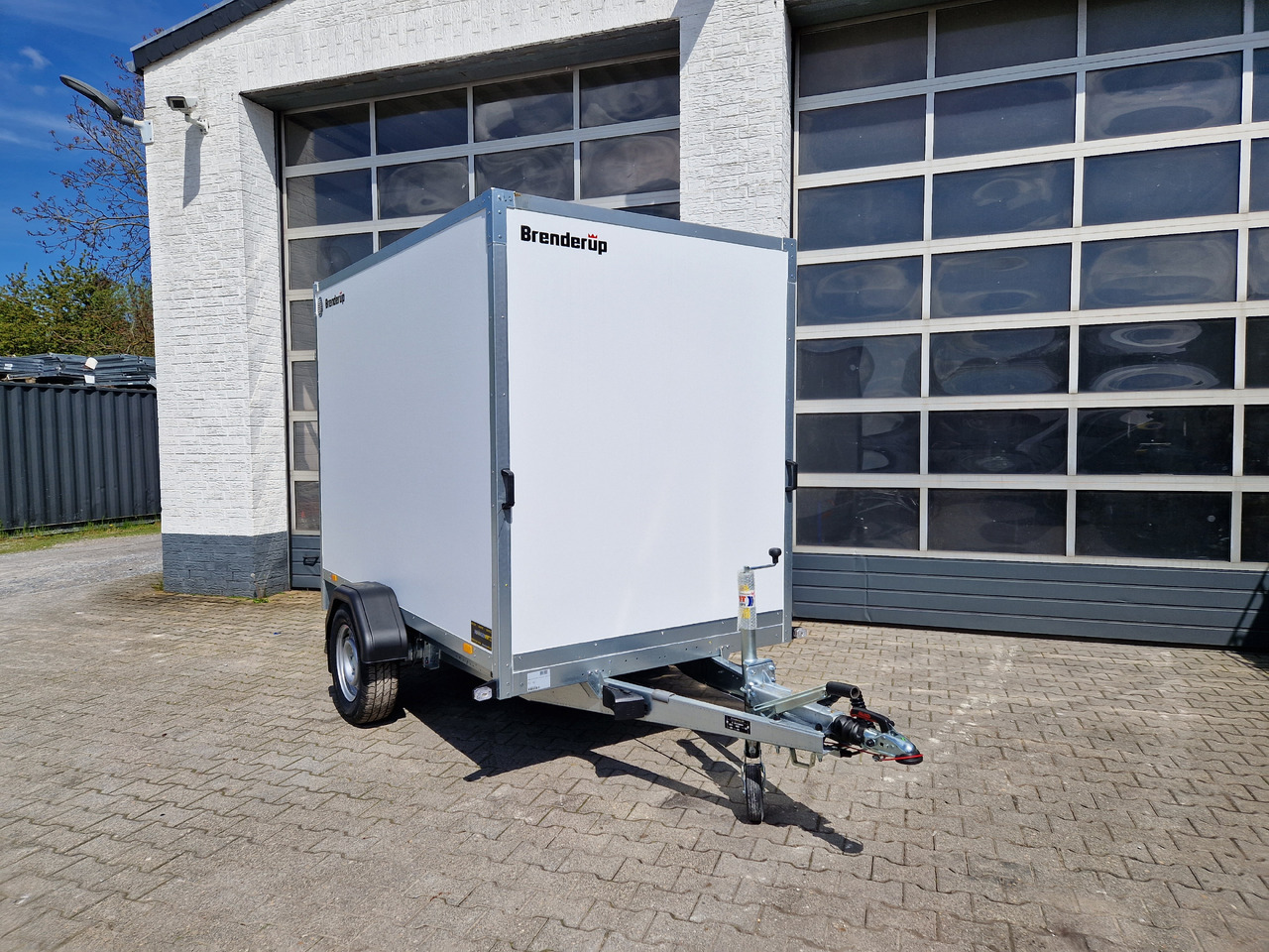 Trailer kotak tertutup Brenderup Cargo Dynamic CD260 BD R 260x150x185 Heckrampe Wabenwände (S) 1300kg: gambar 13 Trailer kotak tertutup Brenderup Cargo Dynamic CD260 BD R 260x150x185 Heckrampe Wabenwände (S) 1300kg: gambar 13