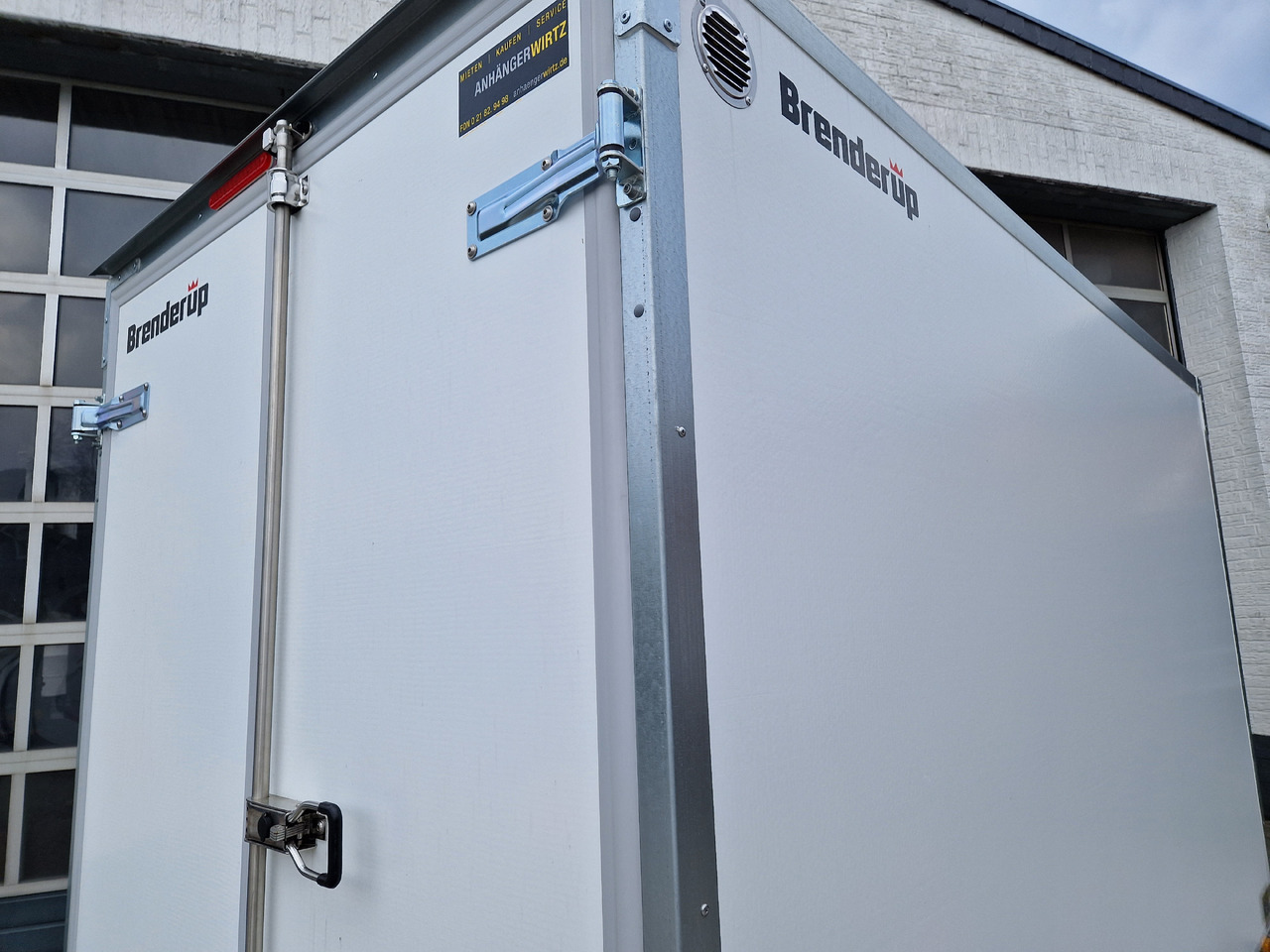 Trailer kotak tertutup Brenderup Cargo Dynamic CD300 TB D 300x155x185cm Hecktüren Wabenwände (M) 2000kg: gambar 19