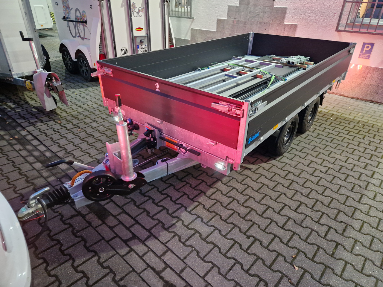Trailer jungkit COBALT+ 335x180x40cm black +40cm hohe Aluwände Elektro Rampen Stützen Parabelfederung 3500kg: gambar 11