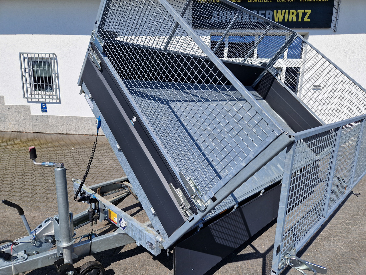 COBALT+ 335x180x40cm black +40cm hohe Aluwände Rampen Stützen Laubgitter 70cm Parabel 3500kg - Trailer jungkit: gambar 2 COBALT+ 335x180x40cm black +40cm hohe Aluwände Rampen Stützen Laubgitter 70cm Parabel 3500kg - Trailer jungkit: gambar 2