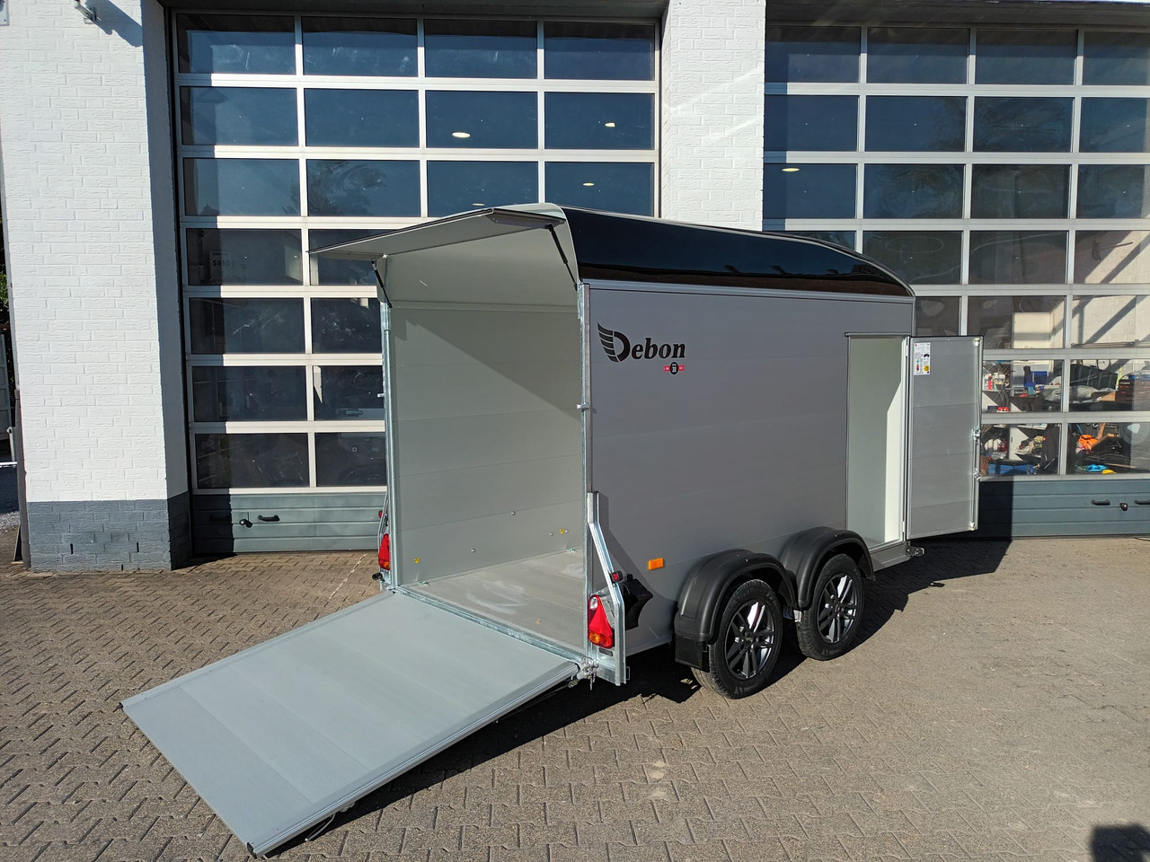 Cargo Roadster 500 312x167x199cm Alu Poly blackbeauty Alufelgen Seitentür Pullman 2000kg 100km/H - Trailer kotak tertutup: gambar 1 Cargo Roadster 500 312x167x199cm Alu Poly blackbeauty Alufelgen Seitentür Pullman 2000kg 100km/H - Trailer kotak tertutup: gambar 1