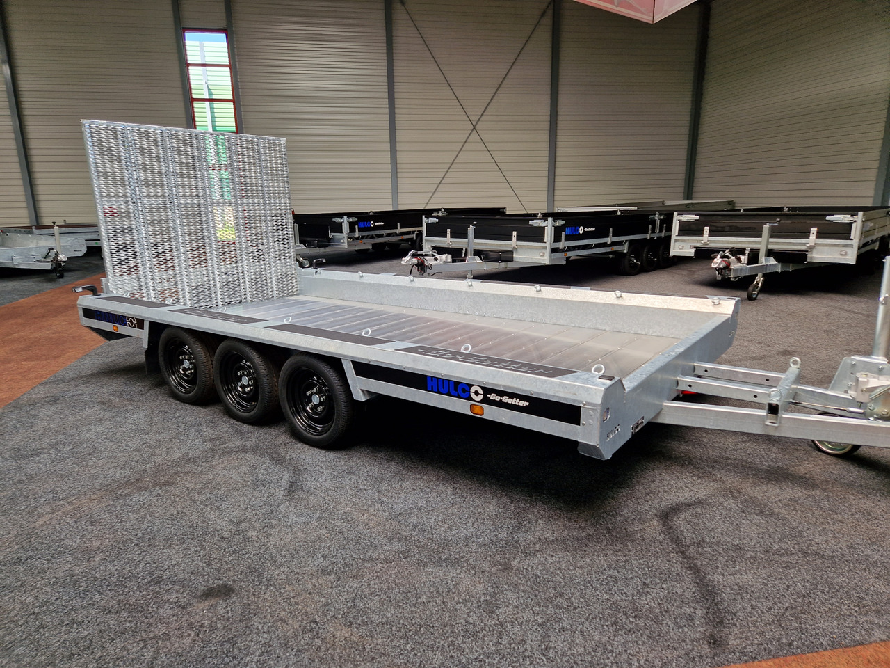HULCO TERRAX-3 Go Getter Aluboden 394x180x27cm Heckrampe 150cm LED Tridem 3500kg - Trailer untuk mesin konstruksi: gambar 1 HULCO TERRAX-3 Go Getter Aluboden 394x180x27cm Heckrampe 150cm LED Tridem 3500kg - Trailer untuk mesin konstruksi: gambar 1