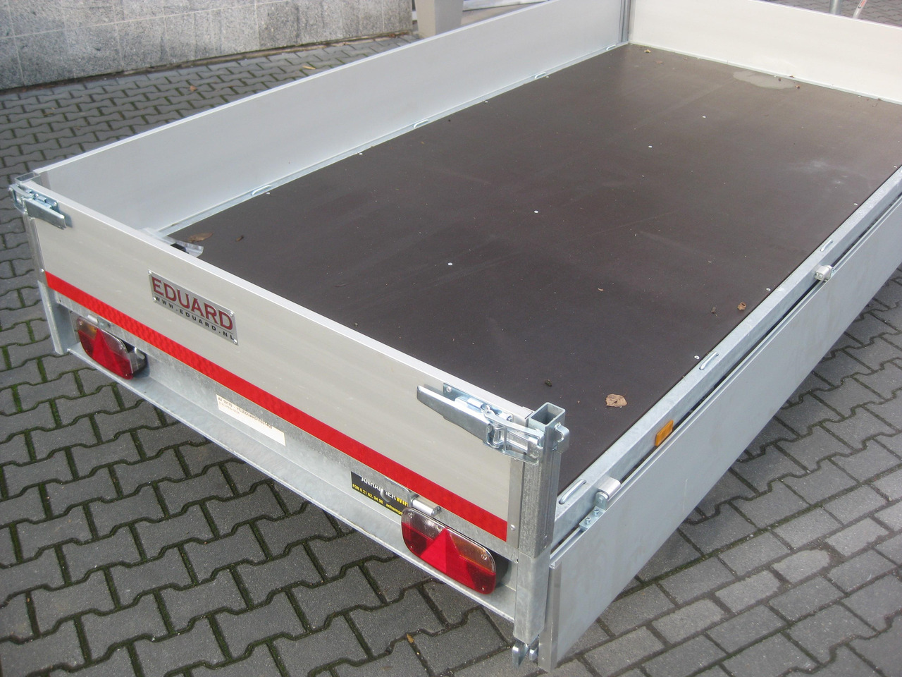 Trailer mobil Hochlader 310x160x30cm Lfh: 56cm 10" niedrig Fahrwerk (M) 1500kg: gambar 9