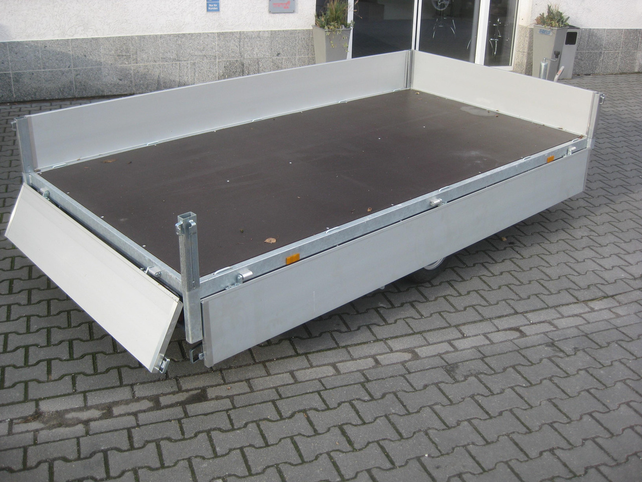 Trailer mobil Hochlader 310x160x30cm Lfh: 56cm 10" niedrig Fahrwerk (M) 1500kg: gambar 8